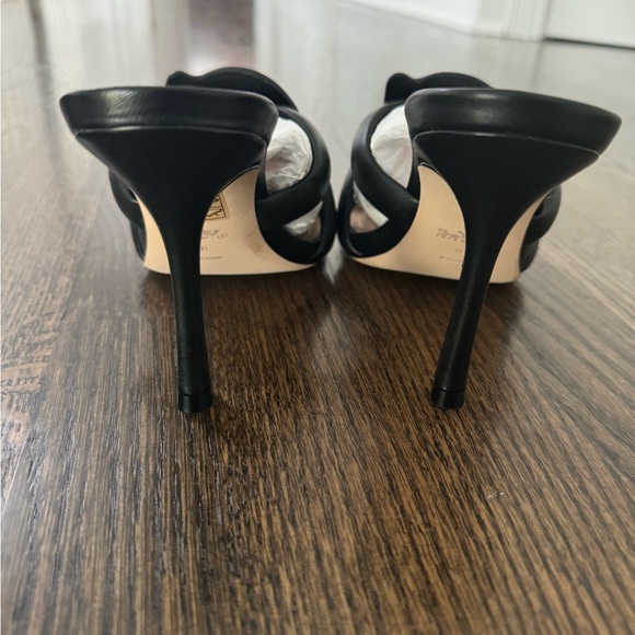 Coach Kellie leather Sandal -Mules
*BRAND NEW NEVER WORN* with box - Picture 5 of 7